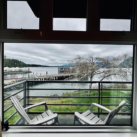 Island Village Properties At Fred Tibbs Tofino Exterior photo