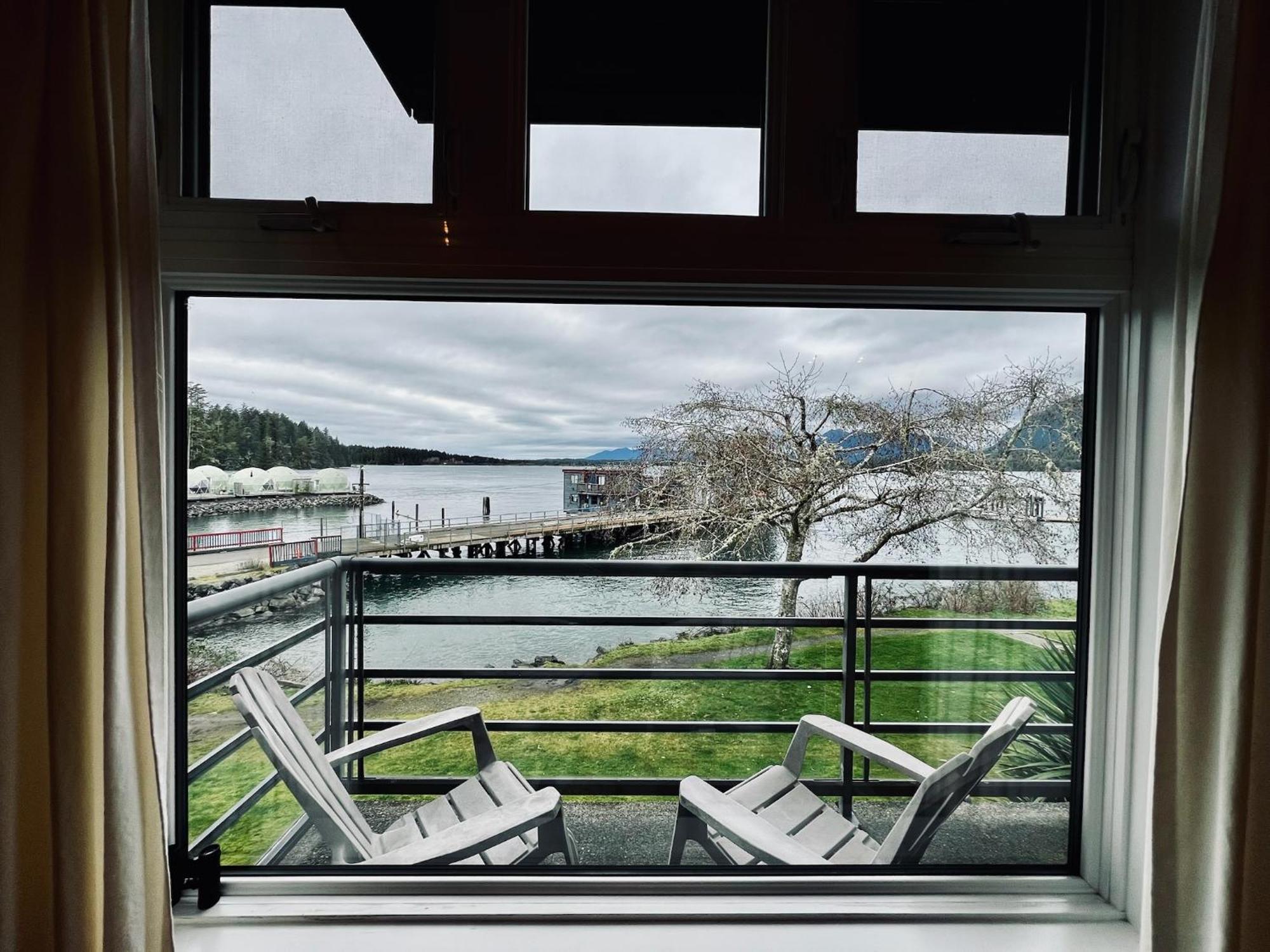 Island Village Properties At Fred Tibbs Tofino Exterior photo